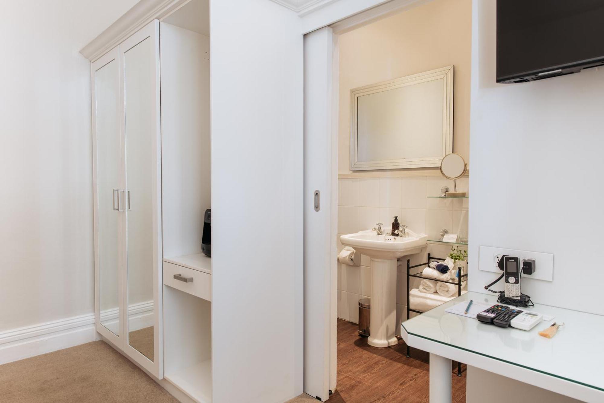 River Manor Boutique By The Living Journey Collection 5*